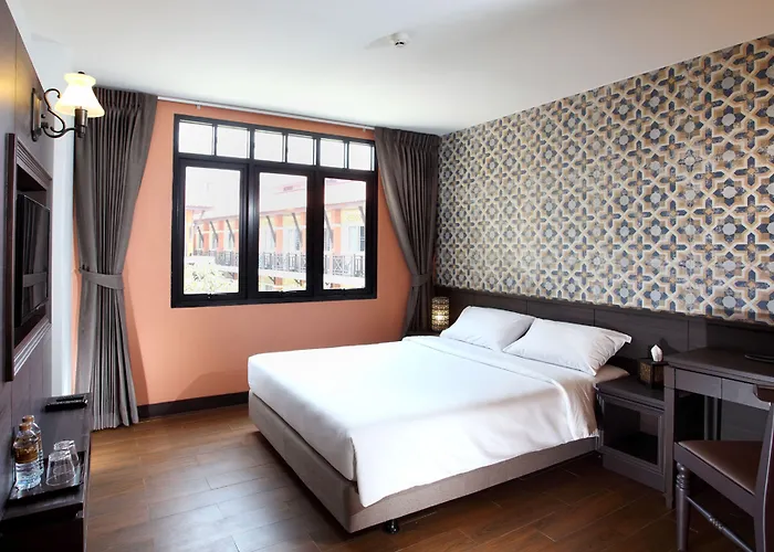 Rambuttri Village Plaza 3*
