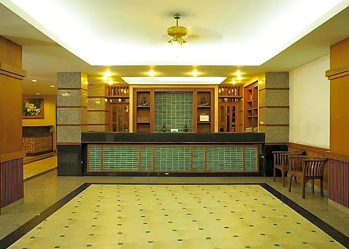 Rambuttri Village Plaza